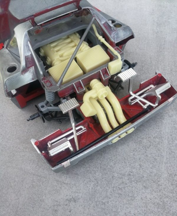 FERRARI F40 LM - Engine kit 1/18