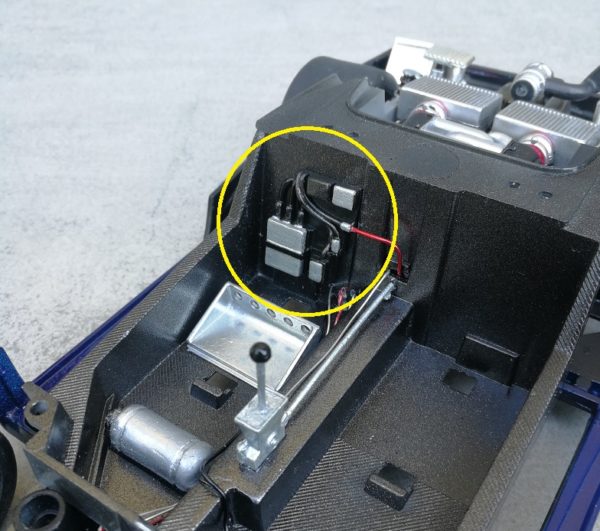 FERRARI F40 LM - Box cockpit (2) 1/18