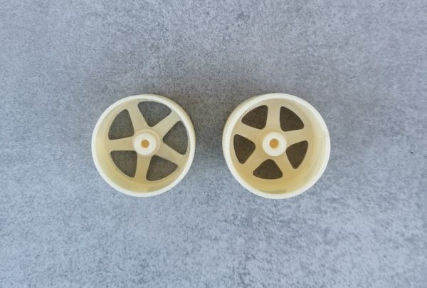 FERRARI 333 SP - Rims "Momo" LM 1998 1/18 - Image 2