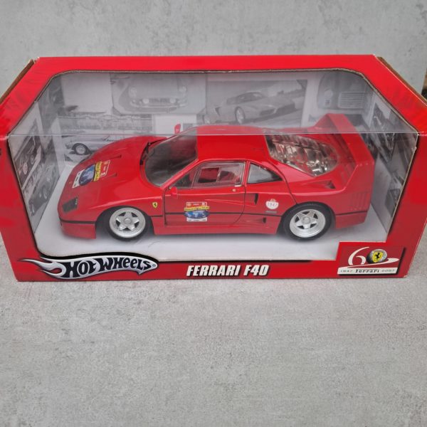 FERRARI F40 "60 Years" Hot Wheels 1/18 - Image 3